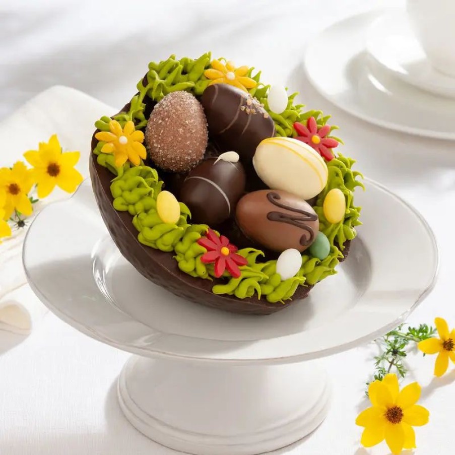 Ostern Hagen Grote | Dekoratives Baumkuchen-Osternest mit feinsten Pralineneiern