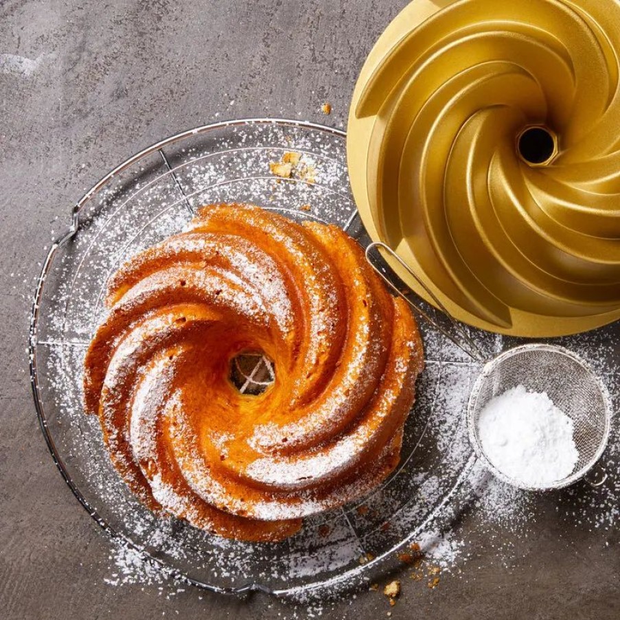 Ostern Hagen Grote | Schöne detailreiche Spiralblüten-Kuchen backen in superleitfähiger Guss-Backform