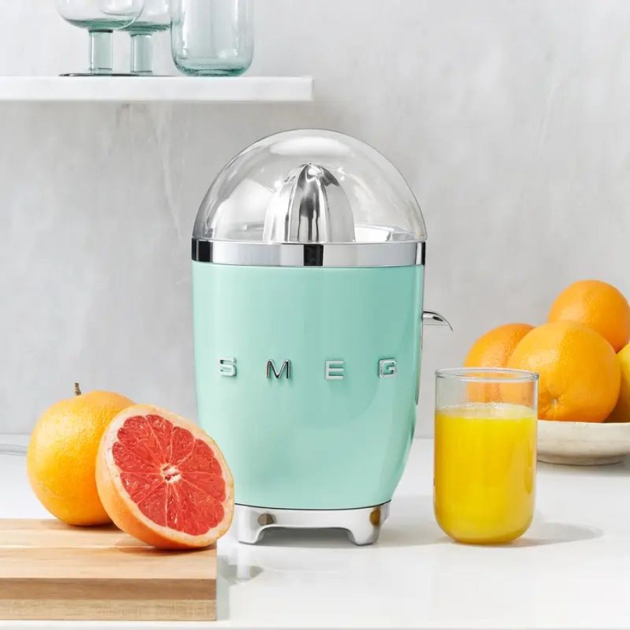 K Chenger Te Hagen Grote | SMEG Zitruspresse verbindet eleganten Retro-Look mit modernster Technik